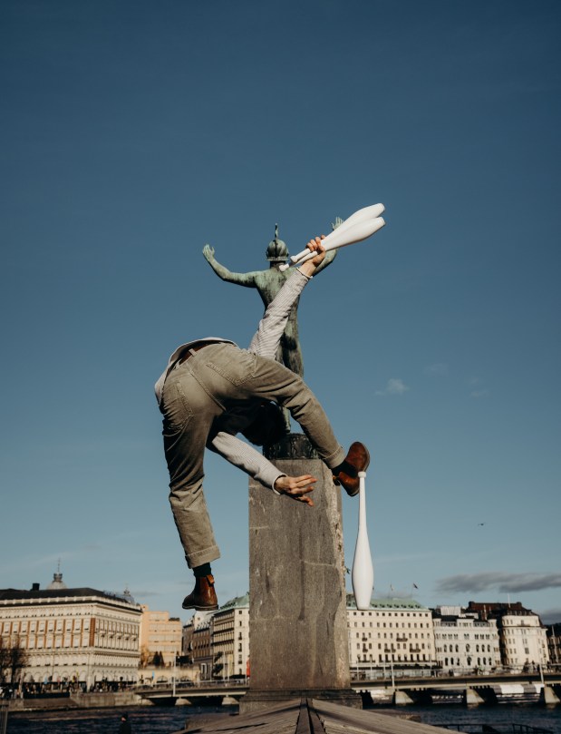 Matthes Speidel juggler juggling 